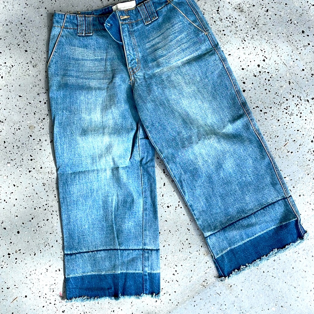 Wide leg cropped jeans